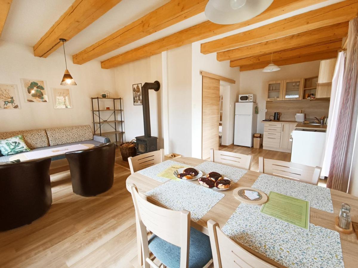Klidna Lokalita Na Kraji Lesa, Cely Dum S Uschovnu Kol Villa Nova Bystrice Exterior photo