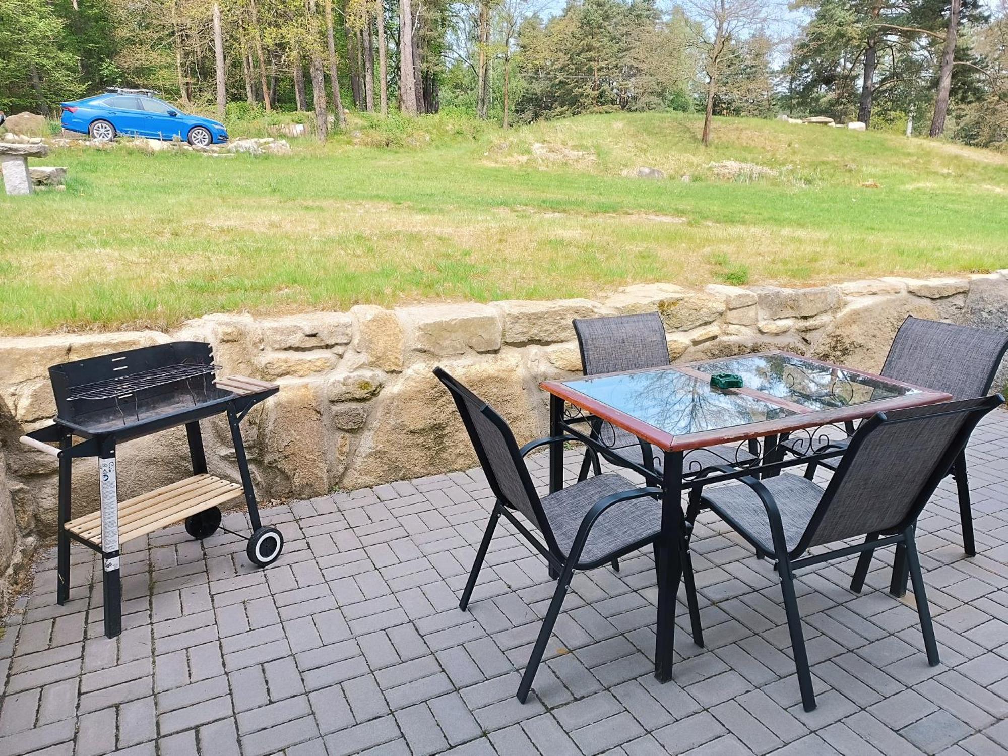 Klidna Lokalita Na Kraji Lesa, Cely Dum S Uschovnu Kol Villa Nova Bystrice Exterior photo